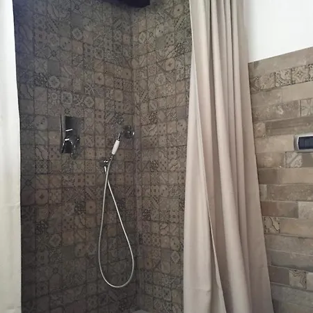 Gusto E Benessere La Maison Chic E Ristorante Apartamento *